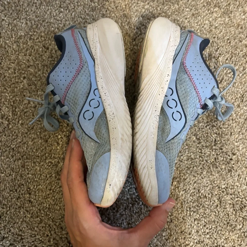 Girls Saucony Kinvara 14 Running Sneakers Size 13 Light Blue